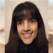 Profesora de Lengua Española dicta clases: Lengua Española; Comunicación y Sociedad; Lengua y Comunicación Modal